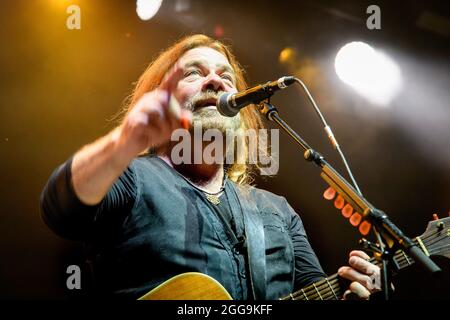 Toronto, Canada. 28th Aug, 2021. Alan Thomas Doyle CM lead singer of the Canadian folk rock band Great Big Sea performs on stage a sold out show at the Budweiser Stage in Toronto. Credit: SOPA Images Limited/Alamy Live News Stock Photo