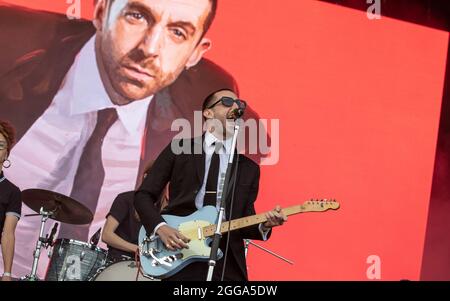 Portsmouth, UK. 29th Aug, 2021. Miles Kane at Victorious Festival 2021, Portsmouth, Hampshire, UK. 29 Aug 2021. Credit: Charlie Raven/Alamy Live News Stock Photo