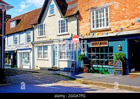 Antique Shop, Market Square, Winslow, Buckinghamshire, England Stock Photo