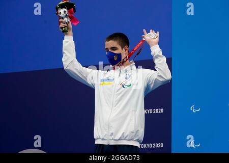 Tokyo, Japan. 30th Aug, 2021. TOKYO, JAPAN - AUGUST 30: Mykhailo Serbin of Ukraine during the Men's 200m Individual Medley SM11 Final Victory Ceremony during the Tokyo 2020 Paralympic Games at Tokyo Aquatics Centre on August 30, 2021 in Tokyo, Japan (Photo by Ilse Schaffers/Orange Pictures) NOCNSF Credit: Orange Pics BV/Alamy Live News Stock Photo