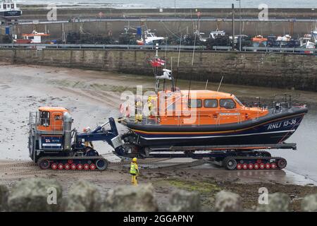 Shannon Class Lifeboat RNLB John and Elizabeth Allan is prepared for launching for a training exercise at Seahouses Harbour, North Sunderland, England Stock Photo