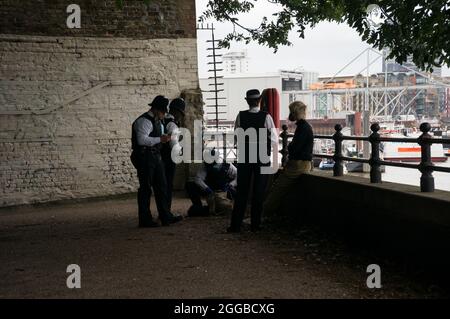 London, UK. 30th Aug, 2021. Police search a girl's bag in the King Stairs Garden in King Stairs garden, London, UK on 2021-08-30 Credit: Picture Capital/Alamy Live News  Stock Photo