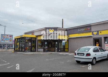 NANTES, FRANCE - Jul 27, 2021: The LA MIE CALINE Front Store Facade of french Shop with Logo Stock Photo