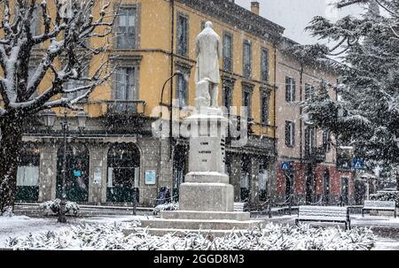 Tommaso Grossi monument, Piazza Tommaso Grossi square, Bellano eastern