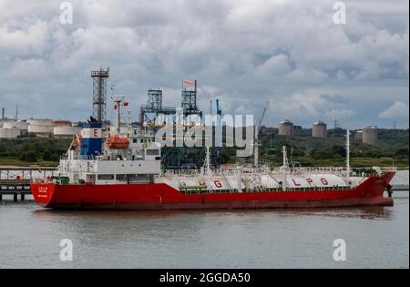 gas and oil tankers, fawley oil refinery, oil processing plant, low pressure gas tankers, crude oil tankers, ships, shipping, fawley marine terminal. Stock Photo