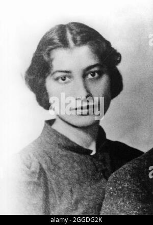 NOOR INAYAT KHAN, GC (1914-1944) British SOE spy in WW2 Stock Photo - Alamy