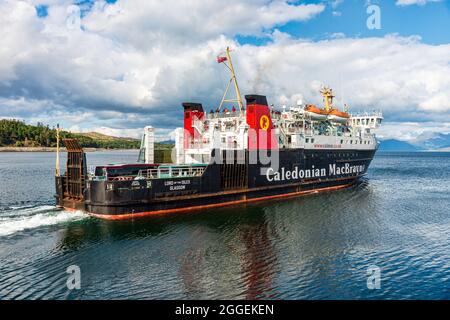 The ferry Lord of the Isles operated by Caledonian MacBrayne (CalMac) links Mallaig on the Scottish mainland with Armadale on the Isle of Skye. Stock Photo