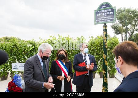Pierre Joxe, Anne Hidalgo, Jean-Yves Halimi during inauguration of the promenade Gisele Halimi on the banks of the Seine river in Paris in Paris, France on August 31, 2021. Photo by Nasser Berzane/ABACAPRESS.COM Stock Photo