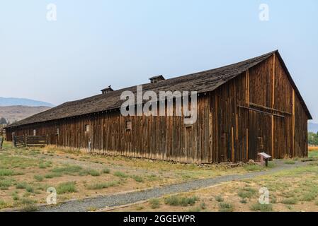 Old barn at the historic Jame Cant Ranch , John Day Fossil Beds National Monument. Kimberly, Oregon, USA. Stock Photo