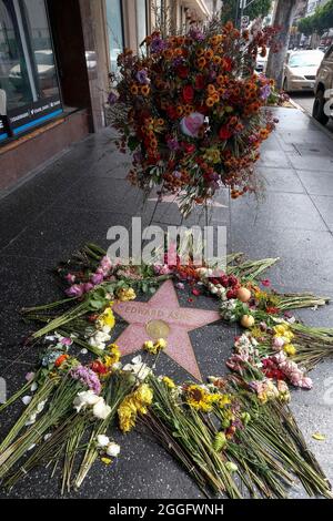 MARY TYLER MOORE SHOW, THE, Edward Asner, Mary Tyler Moore, 1970-1977