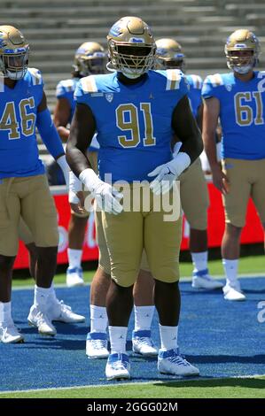 August 28, 2021 - UCLA Bruins defensive lineman Otito Ogbonnia #91 warms up prior to a game between the UCLA Bruins and the Hawaii Rainbow Warriors at the Rose Bowl in Pasadena, CA - Michael Sullivan/CSM Stock Photo