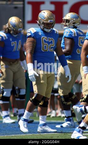 August 28, 2021 - UCLA Bruins offensive lineman Duke Clemens #62 warms up prior to a game between the UCLA Bruins and the Hawaii Rainbow Warriors at the Rose Bowl in Pasadena, CA - Michael Sullivan/CSM Stock Photo