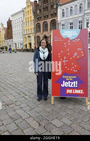 Janine Wissler bei der Städtetour der Partei Die Linke zur Bundestagswahl 2021 mit dem Motto 'Sozial gerecht. Vor Ort. Jetzt!' auf dem Alten Markt. St Stock Photo