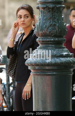 New York, NY, USA. 31st Aug, 2021. Mila Kunis on the set of Luckiest Girl Alive in New York City on August 31, 2021. Credit: Rw/Media Punch/Alamy Live News Stock Photo