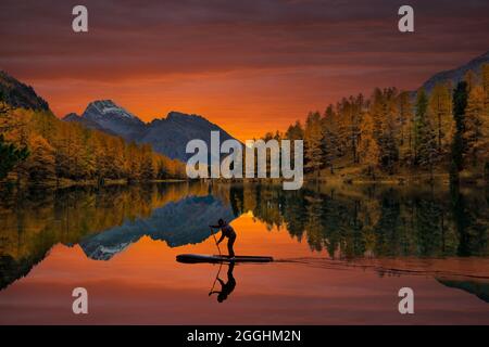 Sonnenaufgang am Palpuognasee Kanton Graubünden Schweiz