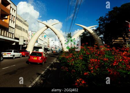 Kenya The Mombasa tusks on Moi Avenue, a symbolic gateway into the city. Stock Photo