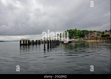 Travelling across the Firth of Clyde from Greenock to Dunoon, arriving at the quayside Stock Photo