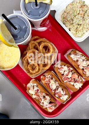 Fish Net Restaurant in Blue Hill, Maine is a Low-key roadside restaurant offering lobster & seafood plates. Stock Photo