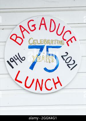 Bagaduce Lunch is a Low-key road side shack offering lobster & seafood plates. It is a seasonal operation, started in 1946 by Vangie and James Peasely Stock Photo