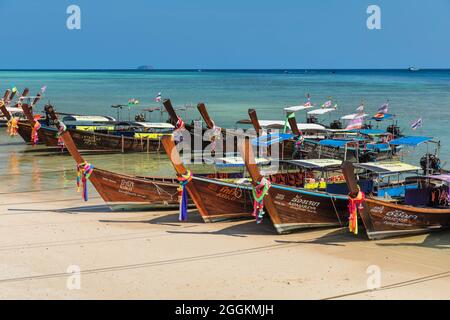Longtail boats on the beach, Ko Phi Phi Don, Krabi, Thailand, Andaman Sea, Indian Ocean, Asia Stock Photo