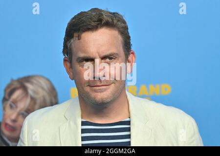 Munich, Deutschland. 01st Sep, 2021. Sebastian BEZZEL (actor), single image, trimmed single motif, portrait, portrait, portrait. Film premiere of BECKENRAND SHERIFF on September 1st, 2021. Credit: dpa/Alamy Live News Stock Photo