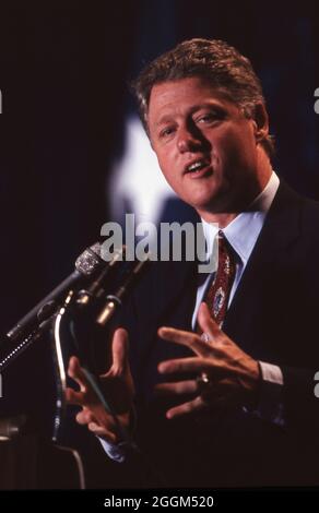 Austin Texas USA, 1991: Arkansas governor and Democratic presidential hopeful Bill Clinton at the Texas Capitol. ©Bob Daemmrich Stock Photo