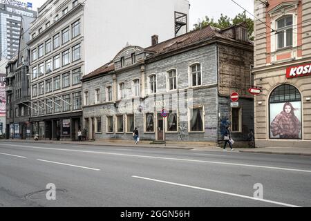 Riga, Latvia. August 2021. outdoor view of a typical wooden house in the city center Stock Photo