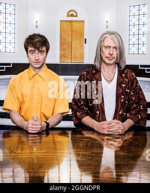 STEVE BUSCEMI and DANIEL RADCLIFFE in MIRACLE WORKERS (2019), directed by JORMA TACCONE. Credit: Broadway Video / Album Stock Photo