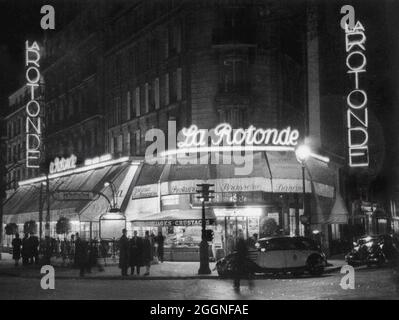 La Rotonde, Boulevard du Montparnasse. Museum: PRIVATE COLLECTION. Author: ANONYMOUS. Stock Photo