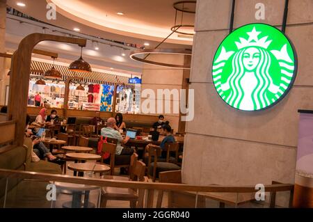 Bangkok, Thailand. 02nd Sep, 2021. Customers dine at Starbucks coffee shop. Thailand Government partially lifts the lockdown on 01 September, eased COVID-19 restrictions like reopening malls and beauty parlors, as well as dine-in services, and also resuming interprovincial travel after lockdown from 12 July 2021 for covid-19 crisis. (Photo by Peerapon Boonyakiat/SOPA Image/Sipa USA) Credit: Sipa USA/Alamy Live News Stock Photo