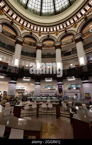 Interior view of the rotunda of Heinen's Grocery Store inside former Cleveland Trust Company Building.downtown Cleveland.Ohio.USA Stock Photo