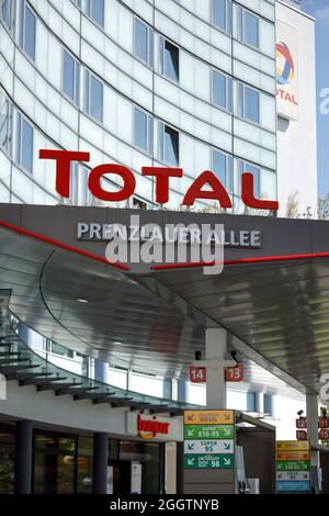 Berlin, Germany. 02nd Sep, 2021. Total gas station in the Prenzlauer Berg district. Credit: Carsten Koall/dpa/Alamy Live News Stock Photo