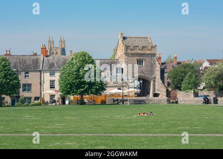 Wells Cathedral Green, view in summer of Cathedral Green in the centre of the historic city of Wells, Somerset, England, UK Stock Photo