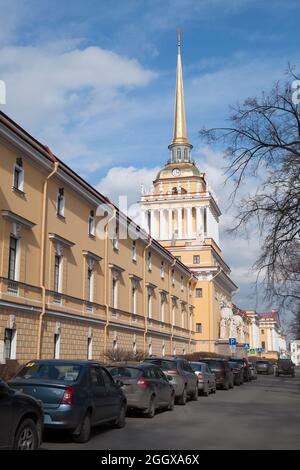 St. Petersburg, Russia - April 9, 2016: The Admiralty Building, it is the former headquarters of the Admiralty Board and the Imperial Russian Navy in Stock Photo
