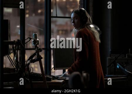 SYDNEY SWEENEY in THE VOYEURS (2021), directed by MICHAEL MOHAN. Credit