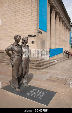 Women of Steel bronze sculpture by City Hall, Barkers Pool, Sheffield, Yorkshire, commemorates the women of Sheffield who wokred in the city's steel i Stock Photo