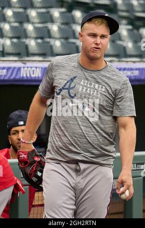 Atlanta Braves' Joc Pederson (22) calls for time during the ninth ...