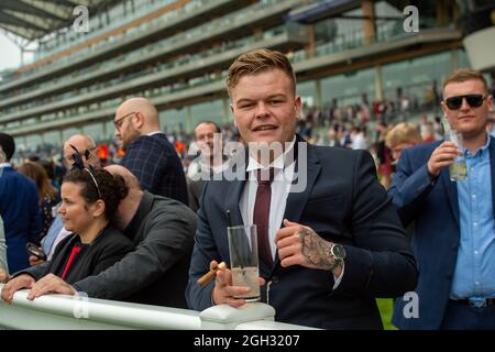 Ascot, Berkshire, UK. 4th September, 2021. Racegoers enjoying the second day of the September Racing Weekend at Ascot Racecourse. Credit: Maureen McLean/Alamy Stock Photo