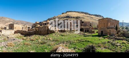 Dereici, Savur, Mardin - January 2020: Abandoned Syriac village of Killit Dereici, near Savur town in southeastern Turkey Stock Photo