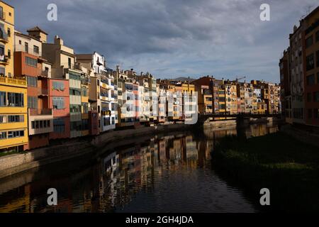 Colourful houses along the Onyar River, Girona, Catalonia, Northern Spain. Stock Photo