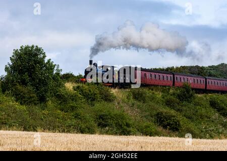 Locomotive no 564 pulling an up train from Sheringham to Weybourne Stock Photo