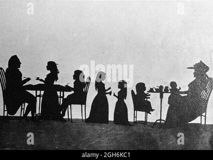 Silhouette of a Kiel family at about 1789 with parents and six children, historic engraving of 1899, Kiel, Schleswig-Holstein, North Germany, Stock Photo