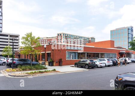 CHARLOTTE, NC, USA-25 JULY 2021: The store, Anthropologie, in South End, offering a selection of clothing and household goods. Stock Photo