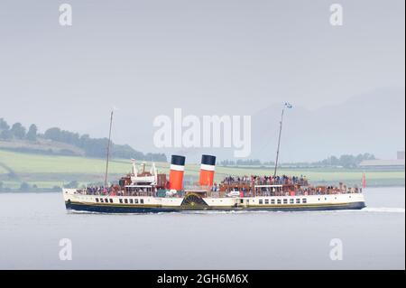 Greenock, Scotland, UK, September 5th 2021, The Waverley paddle steamboat full of tourists travelling from Glasgow to Rothesay Stock Photo