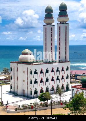 The divinity mosque, 'mosquée de la divinité' in french, Dakar, Senegal Stock Photo