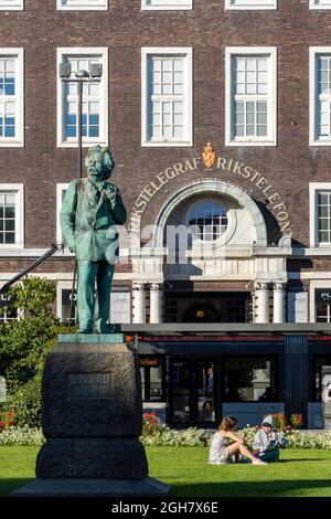 Statue of Norwegian composer Edvard Grieg in front of the Telegrafen shopping mall in Bergen, Norway Stock Photo