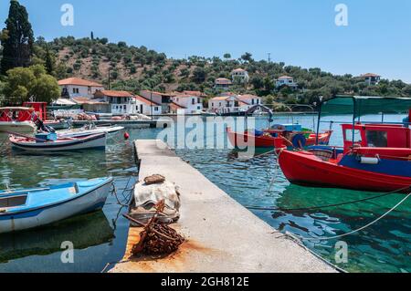 The little harbour at Paleo Trkeri on the island of Palio Trikeri on the southern coast of the Pelion Peninsula, Greece Stock Photo