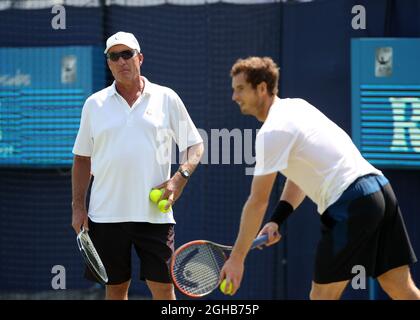 Andy Murray in action in practise as coach Ivan Lendl watches on during the Aegon Championships at the Queen's Club, London. Picture date 20th June 2017. Picture credit should read: David Klein/Sportimage via PA Images Stock Photo