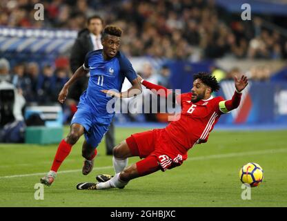 France's Kingsley Coman tussles with Wales' Ashley Williams during the International friendly match at the Stade de France, Paris . Picture date: 10th November 2017. Picture credit should read: David Klein/Sportimage via PA Images Stock Photo