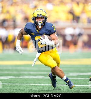 Ann Arbor Michigan USA. 4th Sep 2021. Blake Corum runs for the